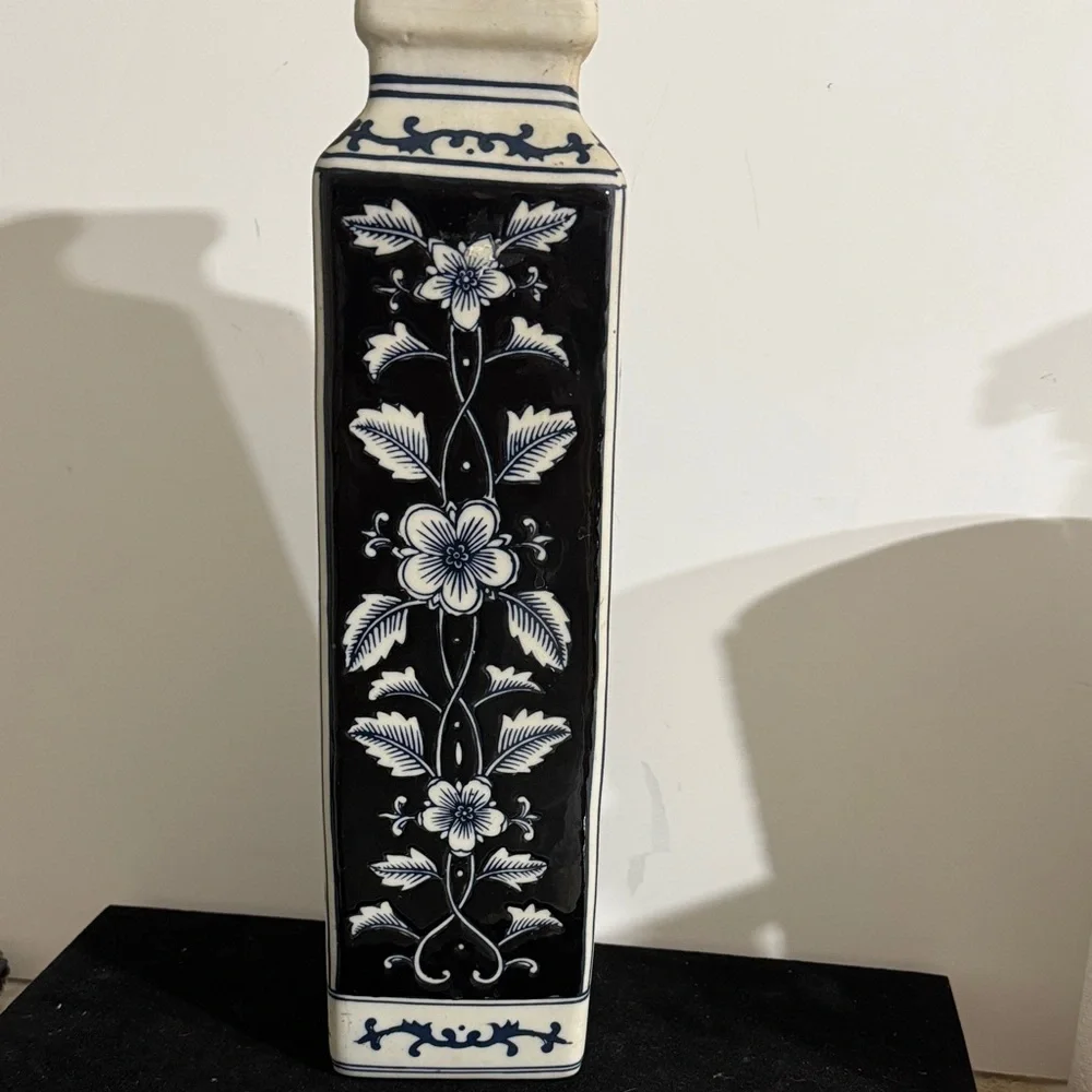 Elegant Vintage Hand painted Blue and White Floral  Chinoiserie vase